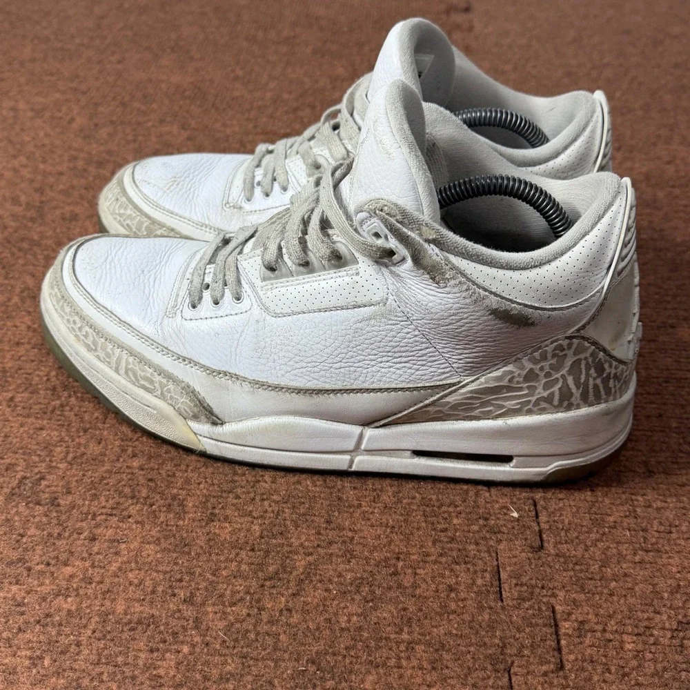 B- Air Jordan 3 Retro Pure White 2018 Mens Sneakers 136064-111 Size 10.5 White